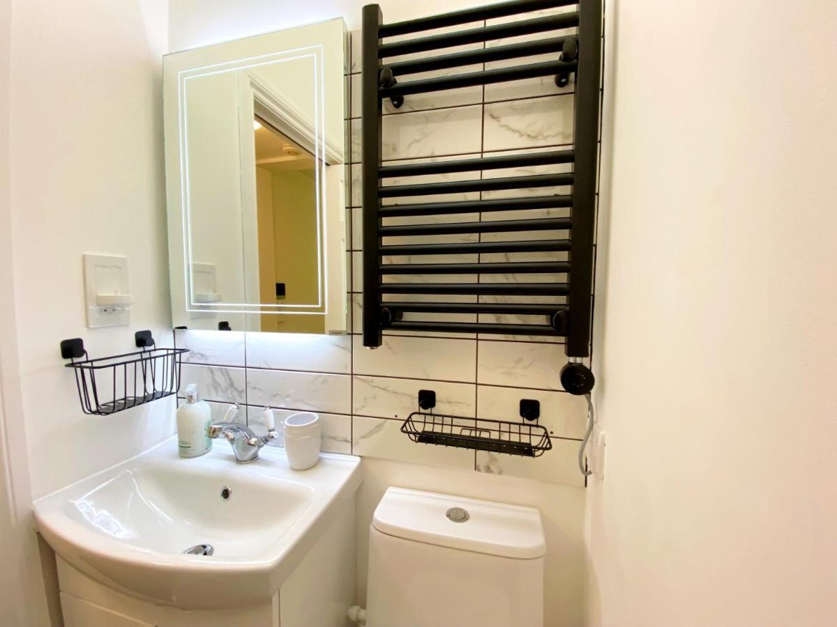 Tramontane Apartment At Hesketh Crescent Torquay Exteriör bild