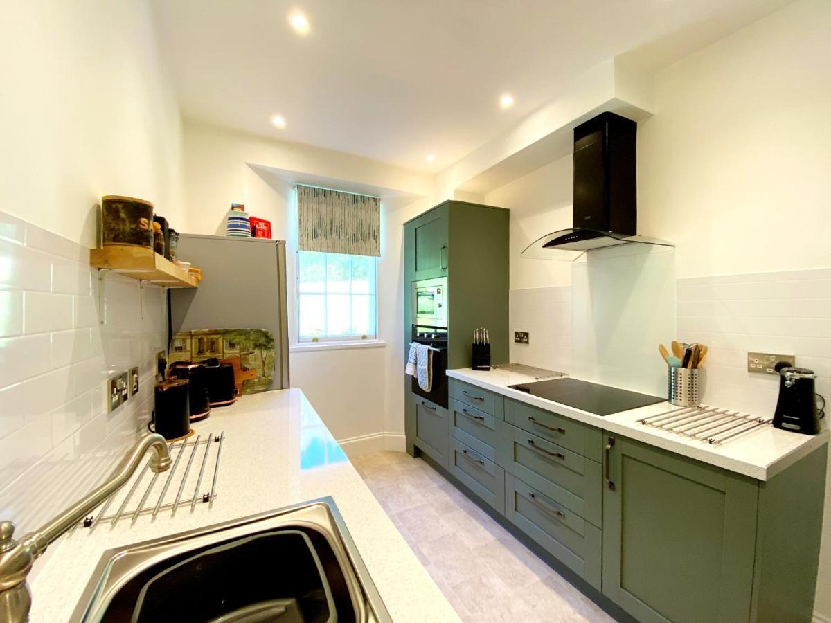Tramontane Apartment At Hesketh Crescent Torquay Exteriör bild