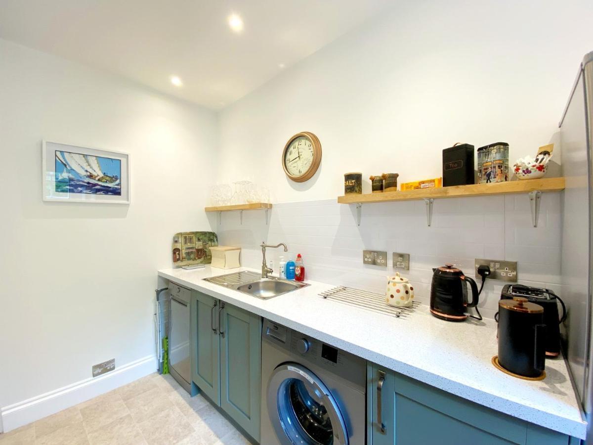 Tramontane Apartment At Hesketh Crescent Torquay Exteriör bild