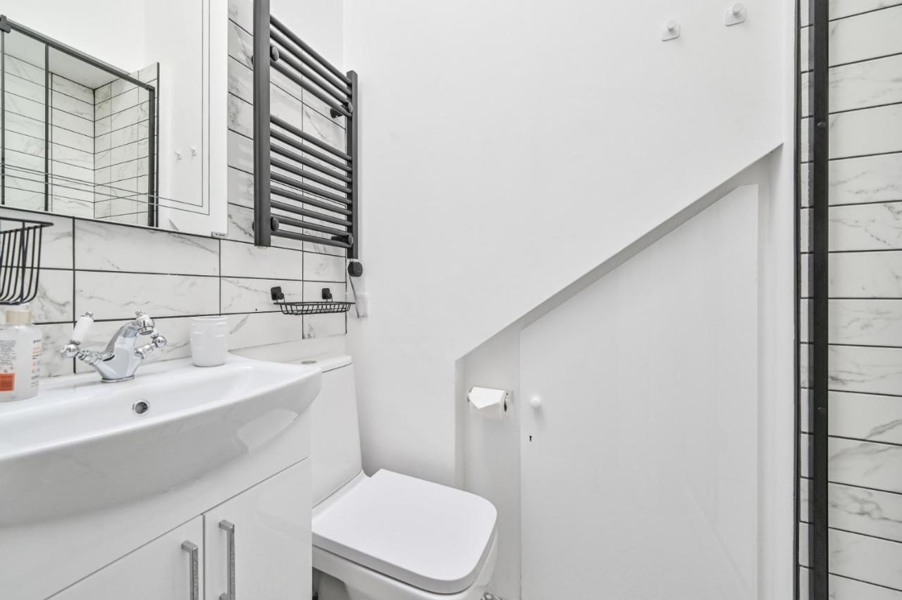 Tramontane Apartment At Hesketh Crescent Torquay Exteriör bild