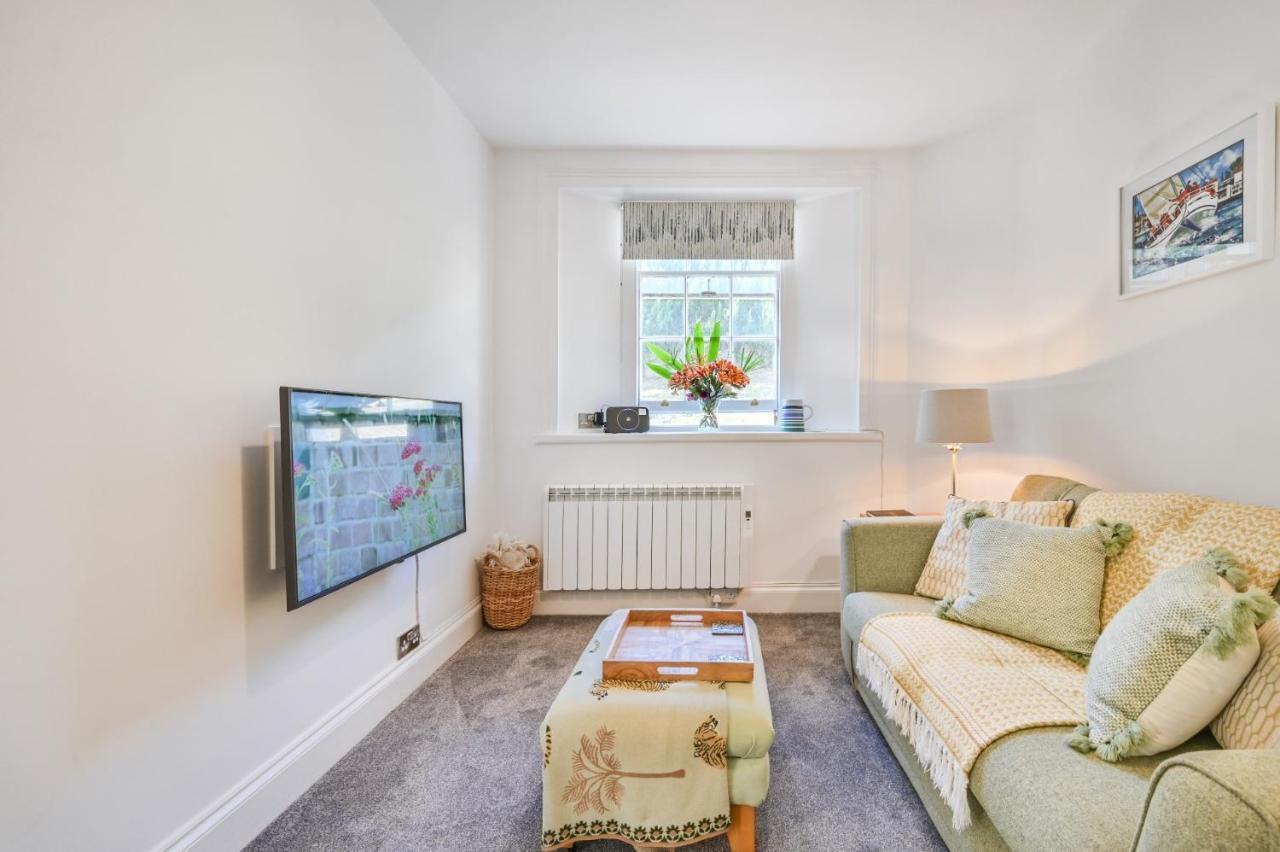 Tramontane Apartment At Hesketh Crescent Torquay Exteriör bild