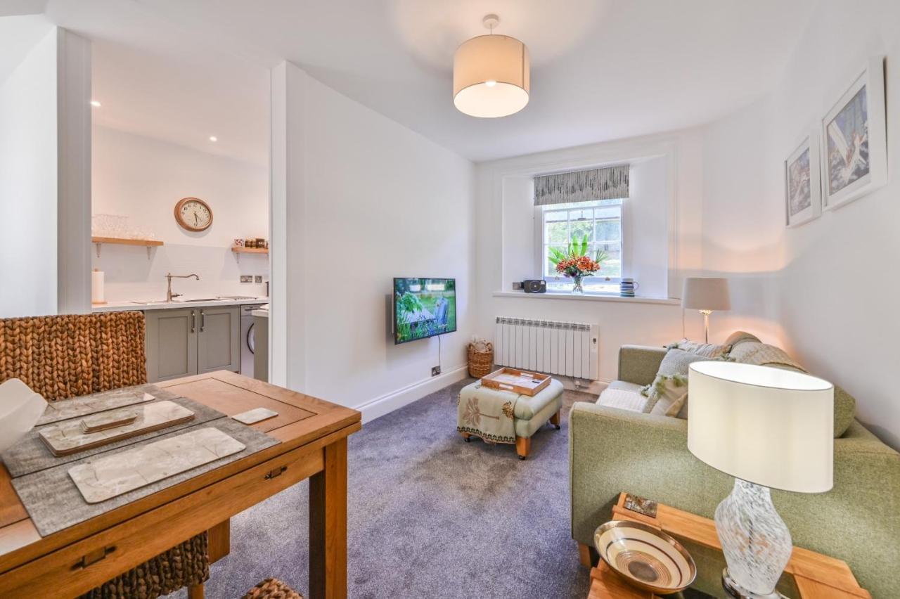 Tramontane Apartment At Hesketh Crescent Torquay Exteriör bild