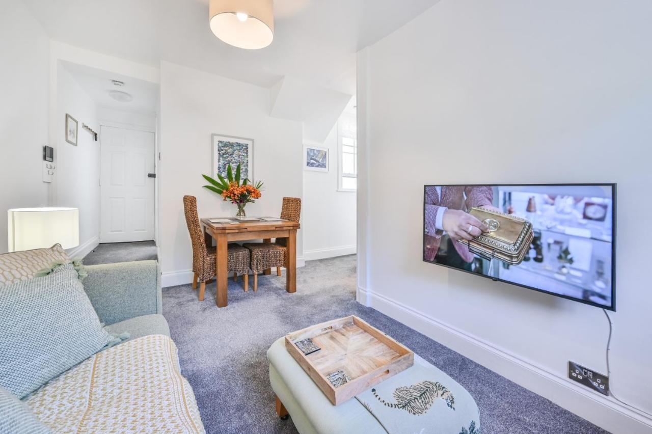 Tramontane Apartment At Hesketh Crescent Torquay Exteriör bild